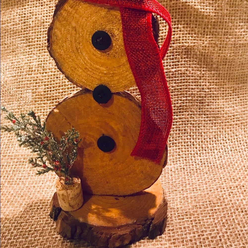Wooden Snowman - Picture 2 of 2